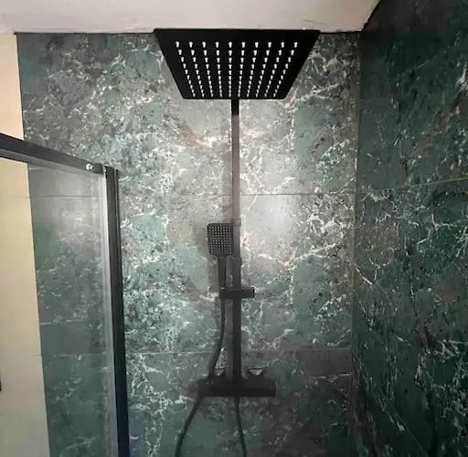 Authentique Vue Montagnes Avec Grand Patio Et Jacuzzi Chauffe Apartmán