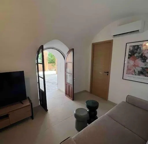 Authentique Vue Montagnes Avec Grand Patio Et Jacuzzi Chauffe Santa-Reparata-di-Balagna