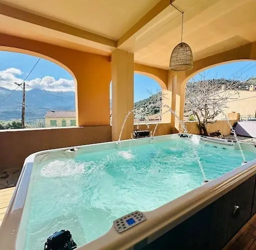 Appartamento Authentique Vue Montagnes Avec Grand Patio Et Jacuzzi Chauffé